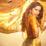 Sai Tamhankar Instagram - झी चित्र गौरव २०२३ ! या पुरस्कारामुळे मी कृतकृत्य झाले आहे , खूप खूप आभार @zeemarathiofficial . @jigarmaliofficial @pinklanebyrashi @nehachaudhary_ @digambar103 @jayshree2783 @ipshita.db @brewbackersmedia @santushtimahadeo @azim_shaikh1989 @mandalsaddam #saitamhankar #marathipaulpadtepudhe #zeegaurav #zeechitragaurav2023 #grateful #overwhelmed