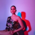 Sai Tamhankar Instagram - Happy Holi ! @dziinebydeepa @anaghaartsnjewels @digambar103 @jayshree2783 @nehachaudhary_ @kalyaam_2.0 @vishal.patil36 @azim_shaikh1989 #saitamhankar #colourful #colours #holi #rainbow HOLI