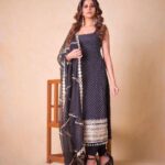 Sai Tamhankar Instagram - Regal morning … @anjanabohra_official @nehachaudhary_ @digambar103 @jayshree2783 @akshay_26 @azim_shaikh1989 @vishal.patil36 #saitamhankar #suit #desi #desigirl