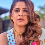 Sai Tamhankar Instagram - Summering in a saree ! @prajhnaashettyofficial @zariinjewelry @nehachaudhary_ @satyamakeupartist @jayshree2783 @akshay_26 @vishal.patil36 @azim_shaikh1989 #saitamhankar #saree #floral #summer