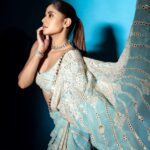 Sai Tamhankar Instagram - 🦚 @labeld @vivinia_designer_jewelery @nehachaudhary_ @digambar103 @jayshree2783 @kalyaam_2.0 @vishal.patil36 @azim_shaikh1989 #saitamhankar #sareewithatwist