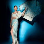 Sai Tamhankar Instagram - 🦚 @labeld @vivinia_designer_jewelery @nehachaudhary_ @digambar103 @jayshree2783 @kalyaam_2.0 @vishal.patil36 @azim_shaikh1989 #saitamhankar #sareewithatwist