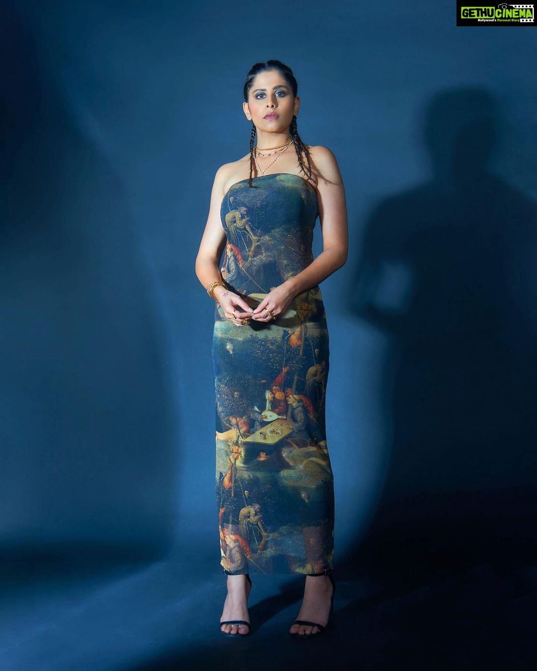 Sai Tamhankar Instagram - Woman King ! @zara @ethnicandaz @nehachaudhary_ @satyamakeupartist @jayshree2783 @akshay_26 @vishal.patil36 @azim_shaikh1989 #saitamhankar #braids #woman #king #mykindastuff #unusual #unconventional