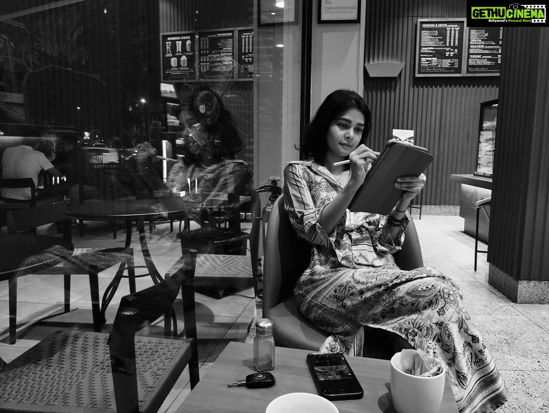 Sakshi Pradhan Instagram - #She needs #coffee and a diary🖊️before she saves the #world😁😋