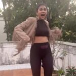Sakshi Pradhan Instagram - #Bombay Winter’s be like 🌅 😛 💍@houseofjskjewels 🧥#Outfit @guess 👖@decathlonsportsindia 👢#wedges @bebe #RawSakshi . . . . . . . . . . . . . . . . #reelsinstagram #holiday #chillvibes #justme #beingme #winteroutfit #mumbaiwinters #viralreels #instafashion #instadaily #sakshipradhan #2022 #reelitfeelit #reelindia #reelkarofeelkaro #badassangel #gratitude #godschild Hill Road, Bandra