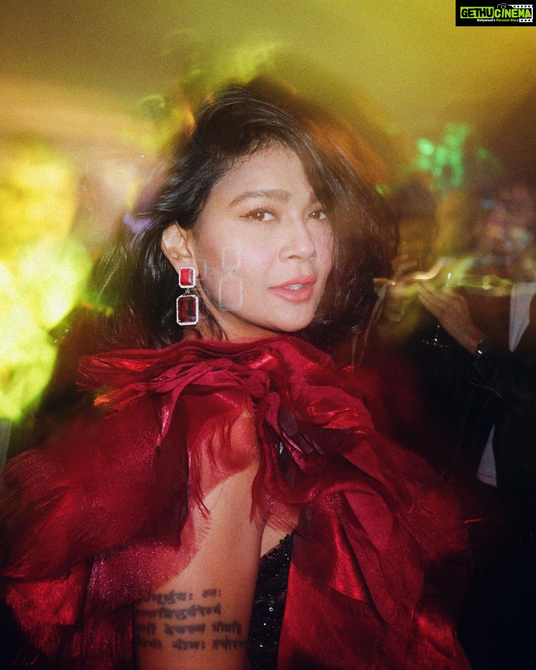 Sakshi Pradhan Instagram - Party hosted by @variety @goldenglobes @camparifr @deloitte Privileged to be a Part.. Outfit - @gavinmiguelofficial Earnings - @ishwarabykanishka Photographed by @funkvantan Long Beach Cannes