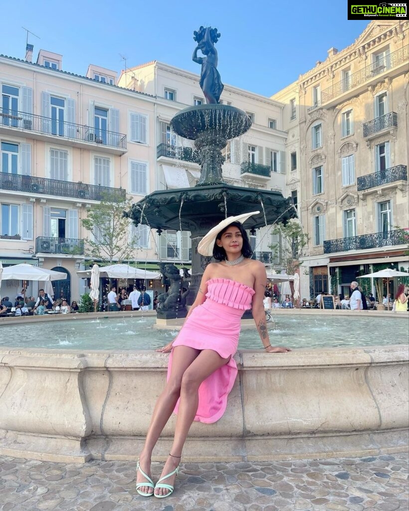 Sakshi Pradhan Instagram - #Bonjour Cannes! Baby’s Day Out, Bright sunny day to eat whatever i want to do whatever I want #French Rivera😛😋😋 ♾️🪬#Festivaldecannes #cannes2023 #cannes film festival 👠 @taoparis.in 💎 @ishwarabykanishka Photographed by @sachinangal #Sakshipradhan #Movieatcannes #MR9 at #Cannes2023 Cannes, French Riviera, France