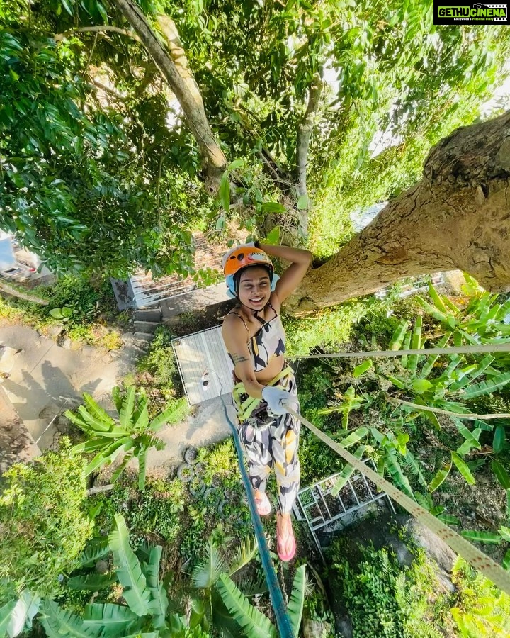 Sakshi Pradhan Instagram - Do you know how I reach the Beach?🌳 🧗🏽‍♀️🏝️ 💦 😥 🩴 🪬 .. .. .. .. .. .. #Treehouse #soundsofthejungle jungle #greenstowaters #Trill #explore #findyourway #findyourself #Travel Phuket, Thailand