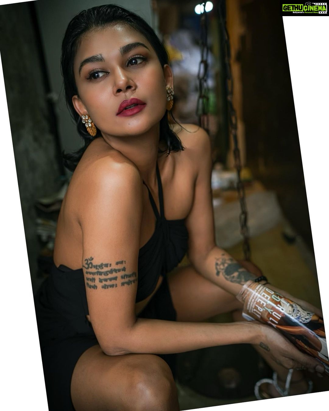 Sakshi Pradhan Instagram - #Transform! π βοΈ #Inframe - @itsmesakshii #photographer - @be_milind12 #assistant - @_arpit_surve_ #multi designer - @projectteteatete #outfits - @trupselbombay #heels - @sana.k.official #earrings @sangeetaboochra .. .. .. .. .. .. .. .. .. .. .. .. .. .. .. .. .. .. #picoftheday #instagood #instagram #mood #concept #Balance #shape #Shoot #mumbai #instamood #Lit #support