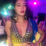 Sakshi Pradhan Instagram - 🥻 🪯 💙 Food Music Friends