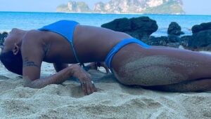Sakshi Pradhan Instagram - #Shapes and #Nature 🐚🪨🍃🪷💦🫐 🐠🧜🏽‍♀️
..
..
..
..
..
#Art #artistic #ironical #phiphiisland #thailandtourism