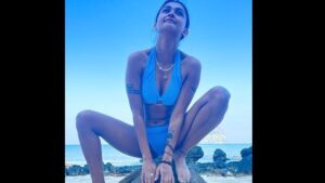 Sakshi Pradhan Instagram - #Shapes and #Nature 🐚🪨🍃🪷💦🫐 🐠🧜🏽‍♀️
..
..
..
..
..
#Art #artistic #ironical #phiphiisland #thailandtourism