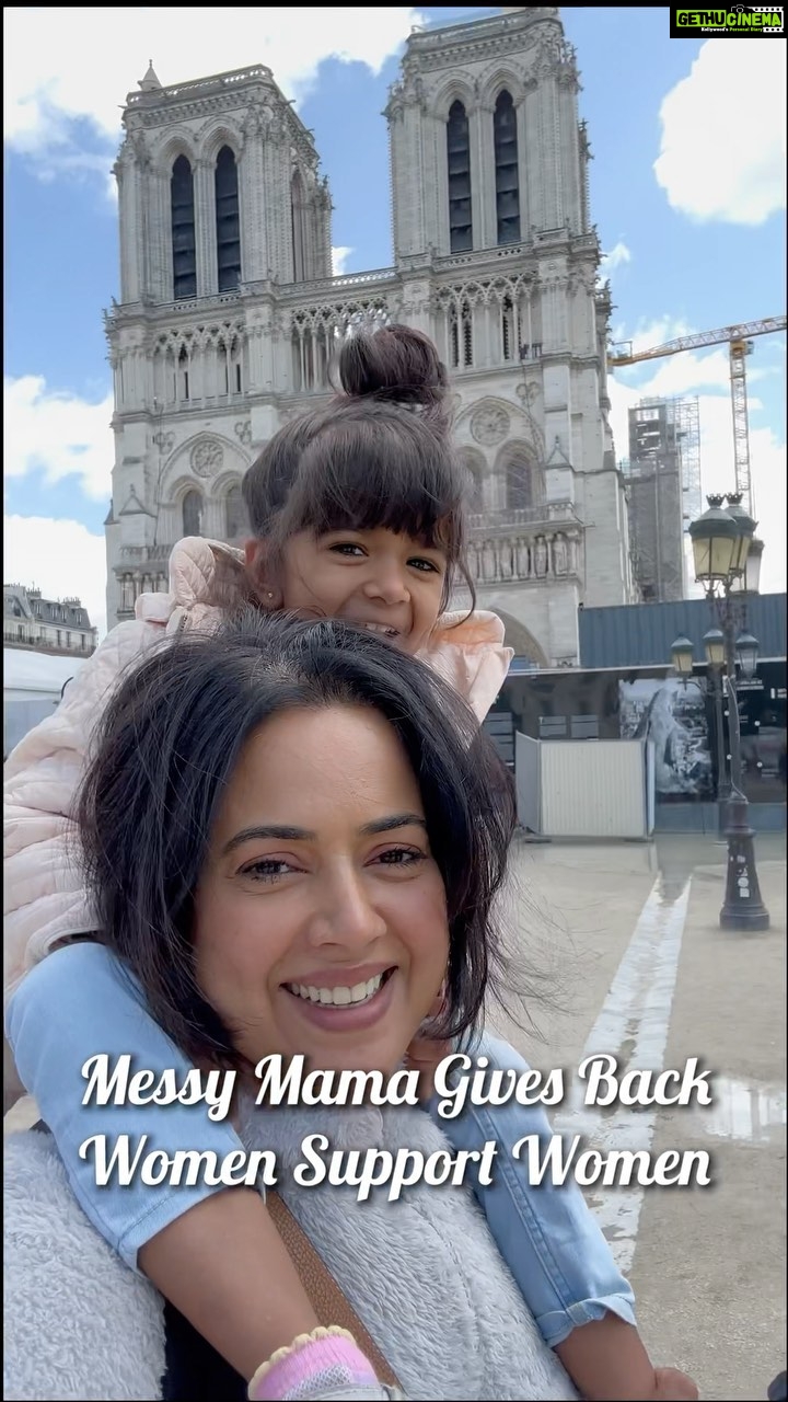 Sameera Reddy Instagram - The Joy of Giving back🎊 #messymamagivesback with @diydayalishka #womensupportingwomen ❤️ @craftycornerbykruti Kruti makes handcrafted home decor items🦋 @needlesandthreads8 Devashri makes hand embroidered hoops for birthdays wedding etc🦋 @koffee.kreations Komal brings you sustainable creative & beautiful designer apparel🦋 @cottonkala Neha has come up with a nice & aesthetic cotton clothing for women🦋 @viyas_little_readers Sindhupriya deals in preloved books the profits of which go to help kids in need🦋 @vpikra Sowmiya did an organic skin care course to start her own little business of skin care products🦋 @ku.shi.ra Kusum, Shiva & Rashi, a mother daughter trio, started their company to help traditional art & craft from Rajasthan like patch work tie & dye etc🦋 @classycandlesp2m Mounica makes 100% soya wax candles with customisation & are budget friendly🦋 @_artsy_wraps_ Nandhini makes hand painted mandala artworks that can be used as home decor🦋 @the_woodencastle Anisha started working with local artisans in Tamil Nadu to make wooden chopping boards & other props🦋 @shushubabiesnaturals Sulakshana started her baby skin care product line to provide natural plant based products at affordable prices🦋 @divinebowl.in Poorani started her brand while making yum food for her little granddaughter🦋 @artcartbys Sneha’s an engineer by brain artist by heart who loves taking her passion to new levels🦋 @avyannanaturals Poojitha runs her brand with her mum making products for new mums like natural nipple cream, rejuvenating foot soaks, stretch mark creams etc🦋 @threads_and_webs Sweatha makes car hangings, keychains, home decor products etc while being a social worker as well🦋 @studioetc.designs Vidisha is a graphic designer who started her own personalised cool quirky stationery line🦋 @_iconic_cafe Vinisha is a 19 year old who loves to bake cookies, cakes, breads etc🦋 @gaeaskin Suhasini is a mom to 2 who found her calling in making fun & innovative bath & body products for kids & adults🦋