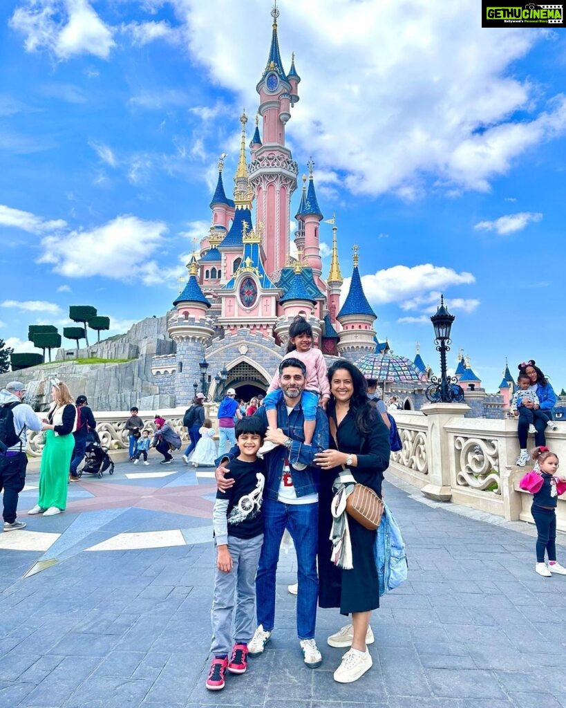 Sameera Reddy Instagram - Disneyland Paris was everything and more! 🤸🇫🇷❤️ Mama tips 😃- book in advance . 2 day ticket for sure to cover both parks . The RER trains were very convenient ( and cost effective) from Paris. 45 min tops! Don’t miss the grand parade in the evening and tho it was tough to stay awake for the 11 pm fireworks show, it was one of the most spectacular things we experienced . Nyra was not 1.02m in height so she missed a few things/ but lots of options for both her and Hans! her afternoon naps were tough because it’s the age you don’t really use a stroller but you need one 😅 carry snacks in a back pack always with wipes! Fast track passes do help cut the line but not for all rides (they are fab if you can get them) don’t miss the lion king & Mickey the magician shows ( they are free but to beat the crowd , if you have a Mastercard you can secure a seat at the city hall desk 2 hrs Prior) more reels coming up soon! So much to see 💫 @disneylandparis @explorefrance @thinkstrawberries #momlife #travelwithkids #messymama #disneylandparis #AvengersCampusParis #thinkStrawberries #ExploreFrance