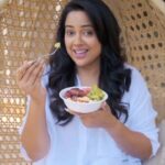 Sameera Reddy Instagram - This Women’s Health Action Day, take action and invest in your long-term health every day. Start taking Centrum multivitamins every day! #WomensHealthActionDay #HerNutritionMatters #GlowOfHealth #LiveBetterWithCentrum #EverydayWithCentrum https://amzn.to/3I77pJY Order Now