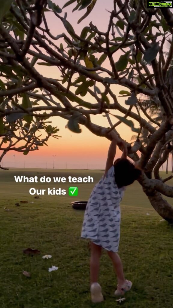 Sameera Reddy Instagram - Conscious living begins at home❤️Talk to trees. Heal with the sea. Respect nature . Trust your instinct ✅be mindful & present . Change begins with us 🙏🏼#earthday 🌱