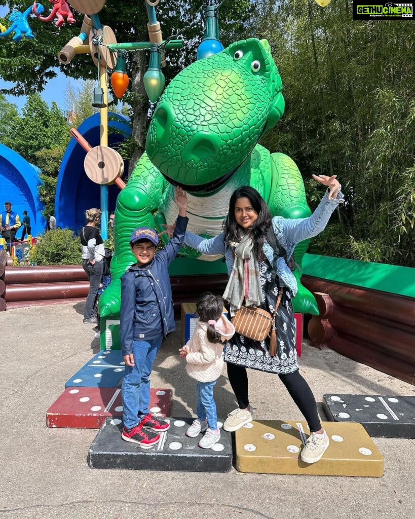 Sameera Reddy Instagram - Disneyland Paris was everything and more! 🤸🇫🇷❤️ Mama tips 😃- book in advance . 2 day ticket for sure to cover both parks . The RER trains were very convenient ( and cost effective) from Paris. 45 min tops! Don’t miss the grand parade in the evening and tho it was tough to stay awake for the 11 pm fireworks show, it was one of the most spectacular things we experienced . Nyra was not 1.02m in height so she missed a few things/ but lots of options for both her and Hans! her afternoon naps were tough because it’s the age you don’t really use a stroller but you need one 😅 carry snacks in a back pack always with wipes! Fast track passes do help cut the line but not for all rides (they are fab if you can get them) don’t miss the lion king & Mickey the magician shows ( they are free but to beat the crowd , if you have a Mastercard you can secure a seat at the city hall desk 2 hrs Prior) more reels coming up soon! So much to see 💫 @disneylandparis @explorefrance @thinkstrawberries #momlife #travelwithkids #messymama #disneylandparis #AvengersCampusParis #thinkStrawberries #ExploreFrance