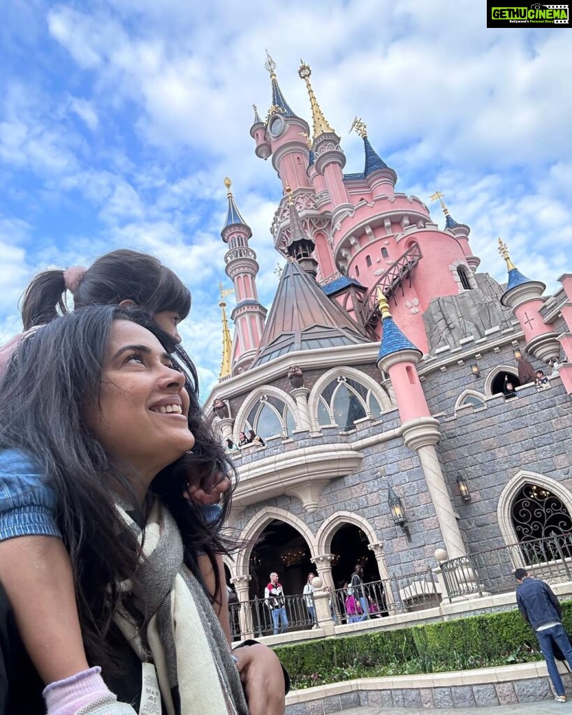 Sameera Reddy Instagram - Disneyland Paris was everything and more! 🤸🇫🇷❤️ Mama tips 😃- book in advance . 2 day ticket for sure to cover both parks . The RER trains were very convenient ( and cost effective) from Paris. 45 min tops! Don’t miss the grand parade in the evening and tho it was tough to stay awake for the 11 pm fireworks show, it was one of the most spectacular things we experienced . Nyra was not 1.02m in height so she missed a few things/ but lots of options for both her and Hans! her afternoon naps were tough because it’s the age you don’t really use a stroller but you need one 😅 carry snacks in a back pack always with wipes! Fast track passes do help cut the line but not for all rides (they are fab if you can get them) don’t miss the lion king & Mickey the magician shows ( they are free but to beat the crowd , if you have a Mastercard you can secure a seat at the city hall desk 2 hrs Prior) more reels coming up soon! So much to see 💫 @disneylandparis @explorefrance @thinkstrawberries #momlife #travelwithkids #messymama #disneylandparis #AvengersCampusParis #thinkStrawberries #ExploreFrance
