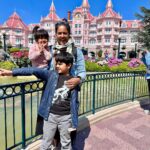 Sameera Reddy Instagram - Disneyland Paris was everything and more! 🤸🇫🇷❤️ Mama tips 😃- book in advance . 2 day ticket for sure to cover both parks . The RER trains were very convenient ( and cost effective) from Paris. 45 min tops! Don’t miss the grand parade in the evening and tho it was tough to stay awake for the 11 pm fireworks show, it was one of the most spectacular things we experienced . Nyra was not 1.02m in height so she missed a few things/ but lots of options for both her and Hans! her afternoon naps were tough because it’s the age you don’t really use a stroller but you need one 😅 carry snacks in a back pack always with wipes! Fast track passes do help cut the line but not for all rides (they are fab if you can get them) don’t miss the lion king & Mickey the magician shows ( they are free but to beat the crowd , if you have a Mastercard you can secure a seat at the city hall desk 2 hrs Prior) more reels coming up soon! So much to see 💫 @disneylandparis @explorefrance @thinkstrawberries #momlife #travelwithkids #messymama #disneylandparis #AvengersCampusParis #thinkStrawberries #ExploreFrance