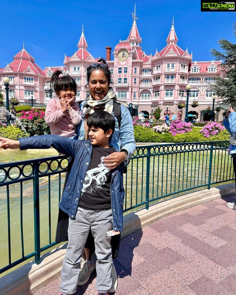 Sameera Reddy Instagram - Disneyland Paris was everything and more! 🤸🇫🇷❤️ Mama tips 😃- book in advance . 2 day ticket for sure to cover both parks . The RER trains were very convenient ( and cost effective) from Paris. 45 min tops! Don’t miss the grand parade in the evening and tho it was tough to stay awake for the 11 pm fireworks show, it was one of the most spectacular things we experienced . Nyra was not 1.02m in height so she missed a few things/ but lots of options for both her and Hans! her afternoon naps were tough because it’s the age you don’t really use a stroller but you need one 😅 carry snacks in a back pack always with wipes! Fast track passes do help cut the line but not for all rides (they are fab if you can get them) don’t miss the lion king & Mickey the magician shows ( they are free but to beat the crowd , if you have a Mastercard you can secure a seat at the city hall desk 2 hrs Prior) more reels coming up soon! So much to see 💫 @disneylandparis @explorefrance @thinkstrawberries #momlife #travelwithkids #messymama #disneylandparis #AvengersCampusParis #thinkStrawberries #ExploreFrance