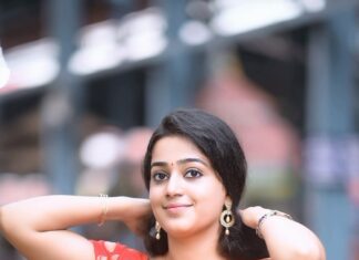 Samskruthy Shenoy Instagram - ഗുരുപവനപുരിയിൽ ♥️♥️ @samskruthysam 🎥 @pranavcsubash_photography 🖥️ @abhishek.g_a @ashasnair_niharika #rgzreels #reels #reelitfeelit #réel #reelsinstagram #reelkarofeelkaro #reelsvideo #reelsvideo #reelit #reelitfeelit❤️❤️ #reelindia #reelcouple #reelkrofeelkro #trend #trending #ᴛʀᴇɴᴅɪɴɢʀᴇᴇʟs #dance #guruvayoor #guruvayoortemple #dancersofreels Guruvayur Temple ഗുരുവായൂർ ക്ഷേത്രം