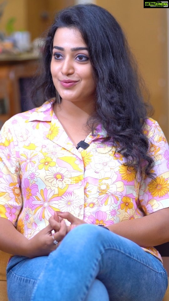 Samskruthy Shenoy Instagram - അനാർക്കലിയിലെ പാട്ട് പാടി ഞെട്ടിച്ച്‌ സംസ്കൃതി