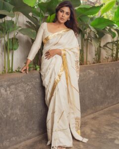 Samyuktha Instagram - Still Silent Formless Eternal 

M & H @vishalcharanmakeuphair @deepabambhaniya08 
Styled by @shruthimanjari assisted by @niha__varma 
Wearing @gulabobyabusandeep @amrapalijewels 
Captured by @the_pixel_farmer 
Location courtesy : @betsubara.hyd