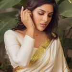 Samyuktha Instagram – Still Silent Formless Eternal 

M & H @vishalcharanmakeuphair @deepabambhaniya08 
Styled by @shruthimanjari assisted by @niha__varma 
Wearing @gulabobyabusandeep @amrapalijewels 
Captured by @the_pixel_farmer 
Location courtesy : @betsubara.hyd