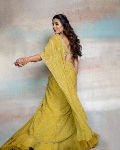 Samyuktha Instagram - For the opening of @bhima_jewels Tirupati 😊

Jewellery : @bhima_jewels 
Makeup : @vishalcharanmakeuphair 
Hair : @deepabambhaniya08 
Captured by : @kiransaphotography 
Outfit : @charuandvasundhara
Styling : @openhousestudio.in @pallavi_85, @selvithangaraj
Styling team:  @kaalii.ma, @mehavenkatesh