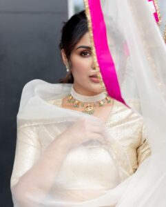 Samyuktha Instagram - May the spirit of Vishu bring happiness and prosperity to all 😊 Photos : @kiransaphotography MUA : @vishalcharanmakeuphair Hair stylist : @deepabambhaniya08 Styled by : @shruthimanjari ; assisted by @niha__varma Wearing : @totamaina_ @zaynbysunena Location courtesy : @tridenthyderabad #vishu #festival #missinghome #kerala #virupaksha