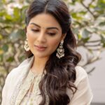 Samyuktha Instagram – Less Thinking , More Feeling 
Less Rules , More Flow 
Less Mind , More Heart 

Wearing @labelshireenshahana & @amrapalijewels @amethystchennai 
. 
Styled by : @ruchi.munoth 
Makeup: @vishalcharanmakeuphair 
Hair: @divya.naik25 
Photographed : @kiransaphotography 

#vaathi #vaathipromotions #Sirmovie #samyuktha  #classic #kind #selflove