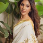 Samyuktha Instagram – Still Silent Formless Eternal 

M & H @vishalcharanmakeuphair @deepabambhaniya08 
Styled by @shruthimanjari assisted by @niha__varma 
Wearing @gulabobyabusandeep @amrapalijewels 
Captured by @the_pixel_farmer 
Location courtesy : @betsubara.hyd