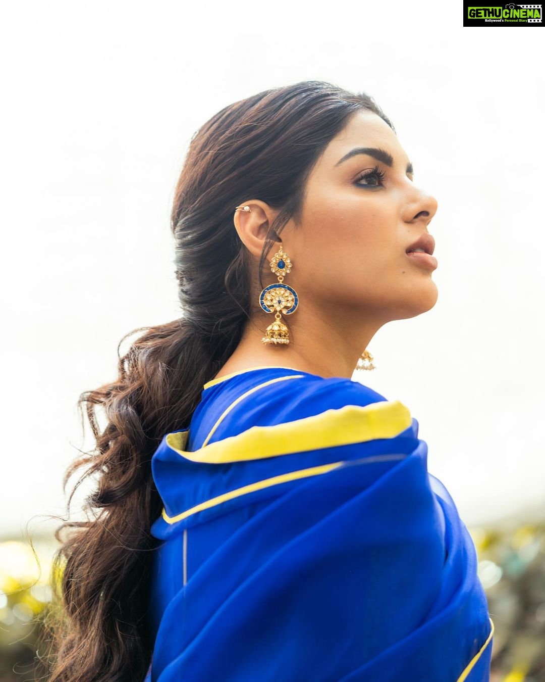Samyuktha Instagram - Passion is ENERGY. Feel the power that comes from focusing on what excites you . Wearing @labelshireenshahana & @amrapalijewels . Styled by : @ruchi.munoth Makeup: @vishalcharanmakeuphair Hair: @divya.naik25 Photographed : @__suru #vaathi #vaathipromotions #sir #samyuktha #classic #livinglife #blue #desire