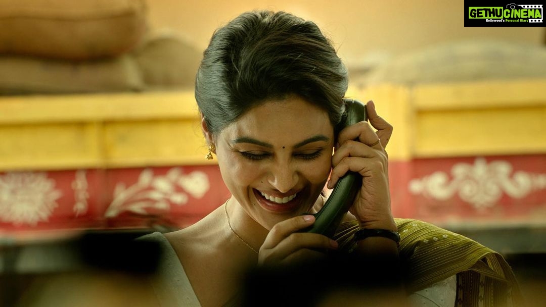 Samyuktha Instagram - I’ll forever cherish these frames - A lovely memory of all the moments that you celebrated me on-screen ♥️ Thank you for all the love & support that you’ve shown for #Vaathi / #SIR 🤗 Grateful beyond words ✨ With ♥️ , Meenakshi