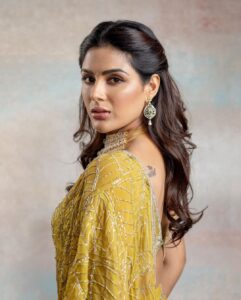 Samyuktha Instagram - For the opening of @bhima_jewels Tirupati 😊

Jewellery : @bhima_jewels 
Makeup : @vishalcharanmakeuphair 
Hair : @deepabambhaniya08 
Captured by : @kiransaphotography 
Outfit : @charuandvasundhara
Styling : @openhousestudio.in @pallavi_85, @selvithangaraj
Styling team:  @kaalii.ma, @mehavenkatesh