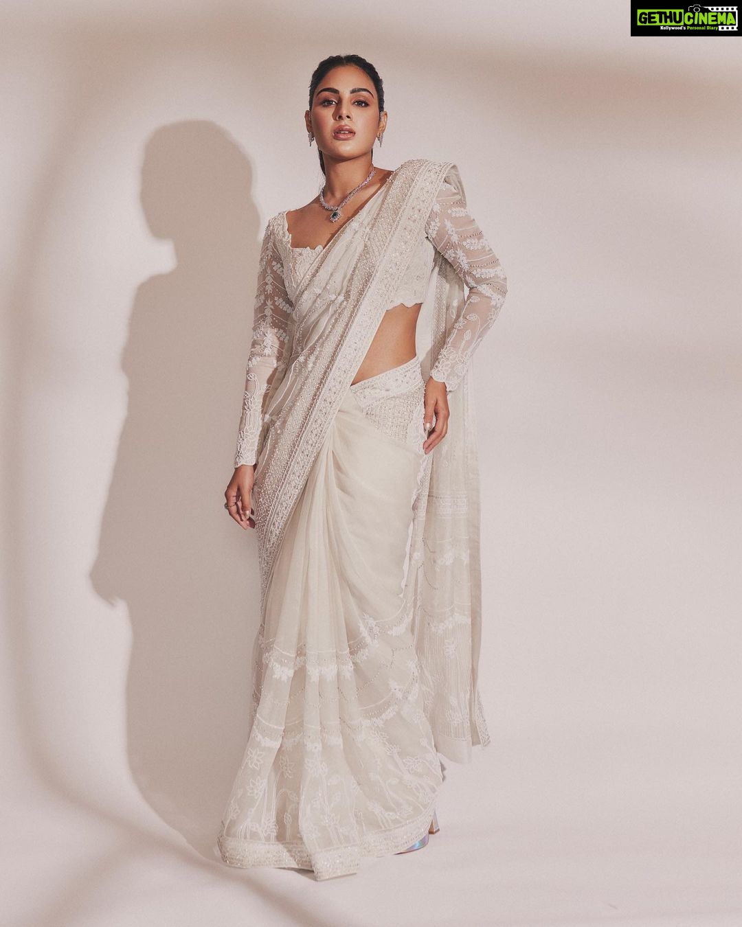 Samyuktha Instagram - “I don’t go by the rulebook. I go by the heart, not the head.” . Wearing @varunchakkilam & @karnikajewelshyd . Styled by : @ruchi.munoth Makeup: @vishalcharanmakeuphair Hair: @divya.naik25 Photographed : @arifminhaz Asst by @thejaswitanneru Location Courtesy : @parkhyatthyderabad #vaathi #vaathipromotions #samyuktha #classic #livinglife