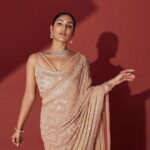 Samyuktha Instagram – For the opening of @sencogoldanddiamonds at Hyderabad .

📷 @ishan.n.giri 
M&H @hmua_soniyamodi 
Styled by @jukalker 
Saree @nitikagujralofficial