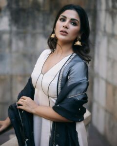 Samyuktha Instagram - 🖤

M & H - @kajol_mulani @deepabambhaniya08 
Outfit - @raw_mango
Jewellery - @amrapalijewels
Stylist - @archamehta
Team - @rashmi_angara 
@ishikakakkad
Photographer - @kadamajay