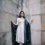 Samyuktha Instagram - 🖤 M & H - @kajol_mulani @deepabambhaniya08 Outfit - @raw_mango Jewellery - @amrapalijewels Stylist - @archamehta Team - @rashmi_angara @ishikakakkad Photographer - @kadamajay Mumbai - मुंबई