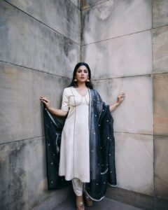 Samyuktha Instagram - 🖤

M & H - @kajol_mulani @deepabambhaniya08 
Outfit - @raw_mango
Jewellery - @amrapalijewels
Stylist - @archamehta
Team - @rashmi_angara 
@ishikakakkad
Photographer - @kadamajay