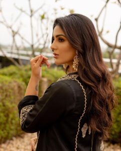 Samyuktha Instagram - 🖤

For @qaadu_official launch at Cochin ! 

Captured by @kiransaphotography 
M&H : @hmua_soniyamodi 
Outfit : @devnaagri
Jewelry : @pureallure.in 
Styling :  @openhousestudio.in