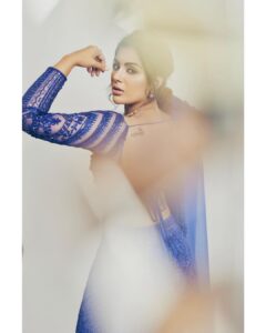 Samyuktha Instagram - Oh this journey , it’s beautiful ! 

#life #intoxicating #nodestination

M&H : @kalwon_beauty @savi.hair 
📷 : @arifminhaz 
Styled by : @ruchi.munoth ; @niha__varma
Wearing : @riantasofficial @vblitzcommunications @karnikajewelshyd