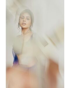 Samyuktha Instagram - Oh this journey , it’s beautiful ! 

#life #intoxicating #nodestination

M&H : @kalwon_beauty @savi.hair 
📷 : @arifminhaz 
Styled by : @ruchi.munoth ; @niha__varma
Wearing : @riantasofficial @vblitzcommunications @karnikajewelshyd