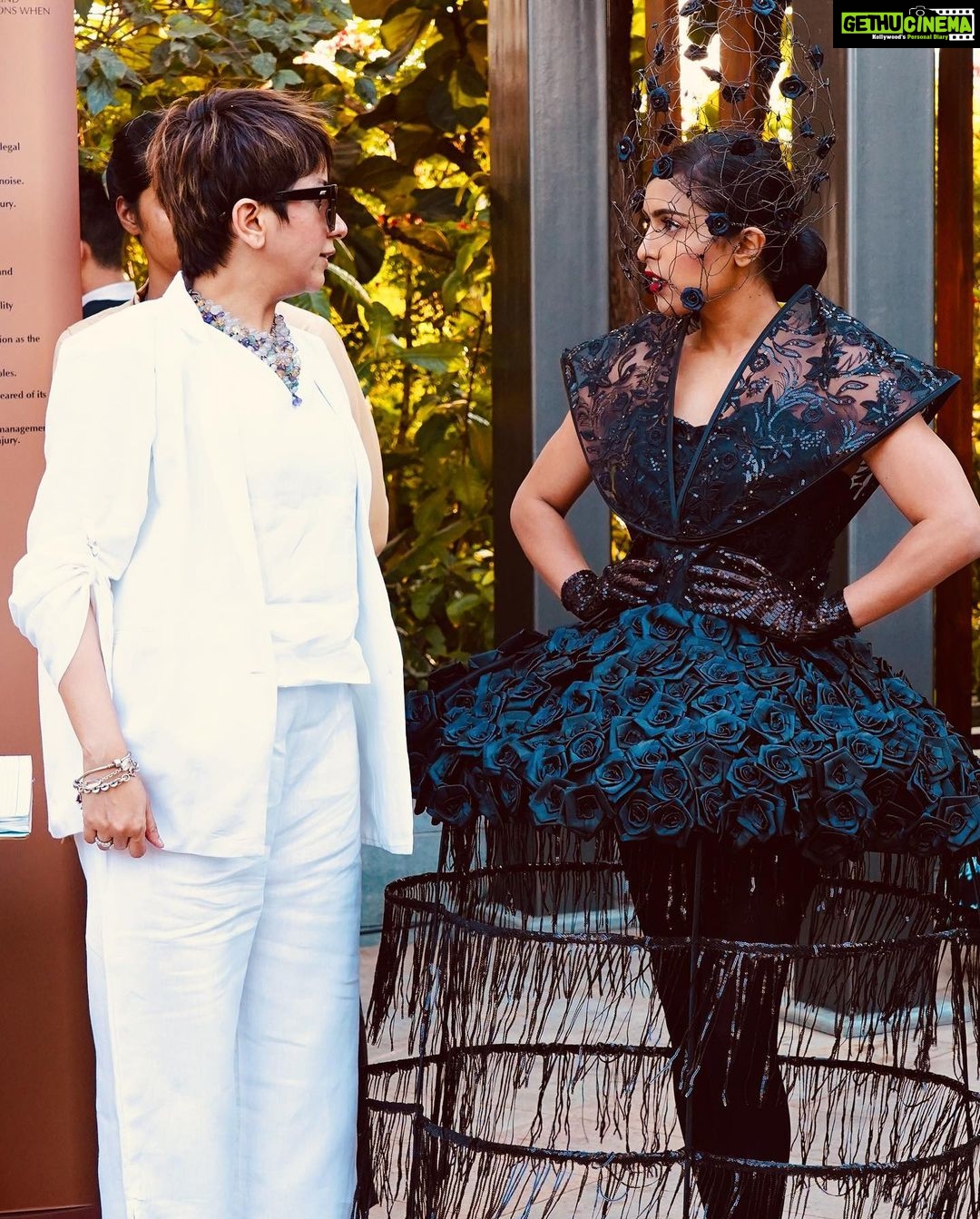 Samyuktha Hegde Instagram - Dressed to kill 🖤 Designer : @anjuum.emerald @emeraldstoreofficial Shoes by: @cathriem Makeup: @glow_up_bysahanadixit Hair: @hairbyshiva @allbangalorechapterforfashion @makeupbyrashidapavthiwala @thebaldeagle.in @aiyudapooja by_pragya @makeupbynivriti @rekha_raj_s143 @bhuvi_kilpady @dirittoimageconsulting @sukanyamurugandesignerstudio @farhana_sheriff @matt.geor @shaliniscope @baruahmrinalini @gytr.mhnty @morningglorycouture @_bia_sandhu @conradbengaluru @makeupbyraffahrahman @tanzeemaliya @glamboutique.in @microcosmosofficial @roshni_belani @fuschiabyritu @neerjawadhwa123 @houseofmandoth @nirmalmandoth