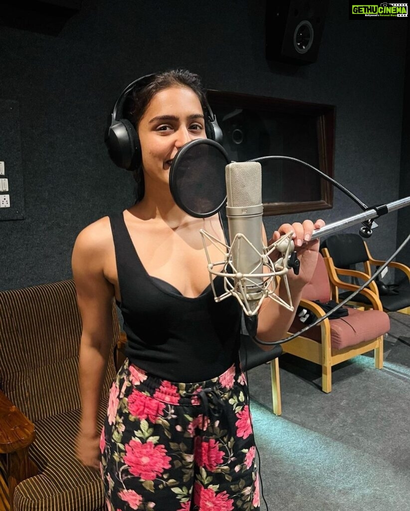 Samyuktha Hegde Instagram - KREEM Dubbing complete! Soo much more work left but we are soooo excited to deliver this to you guys With the super talented director entering the world of cinema @abhishek.basanth #kreem #dubbingdone