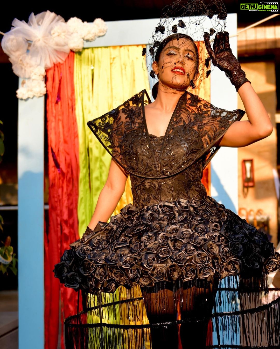 Samyuktha Hegde Instagram - Dressed to kill 🖤 Designer : @anjuum.emerald @emeraldstoreofficial Shoes by: @cathriem Makeup: @glow_up_bysahanadixit Hair: @hairbyshiva @allbangalorechapterforfashion @makeupbyrashidapavthiwala @thebaldeagle.in @aiyudapooja by_pragya @makeupbynivriti @rekha_raj_s143 @bhuvi_kilpady @dirittoimageconsulting @sukanyamurugandesignerstudio @farhana_sheriff @matt.geor @shaliniscope @baruahmrinalini @gytr.mhnty @morningglorycouture @_bia_sandhu @conradbengaluru @makeupbyraffahrahman @tanzeemaliya @glamboutique.in @microcosmosofficial @roshni_belani @fuschiabyritu @neerjawadhwa123 @houseofmandoth @nirmalmandoth