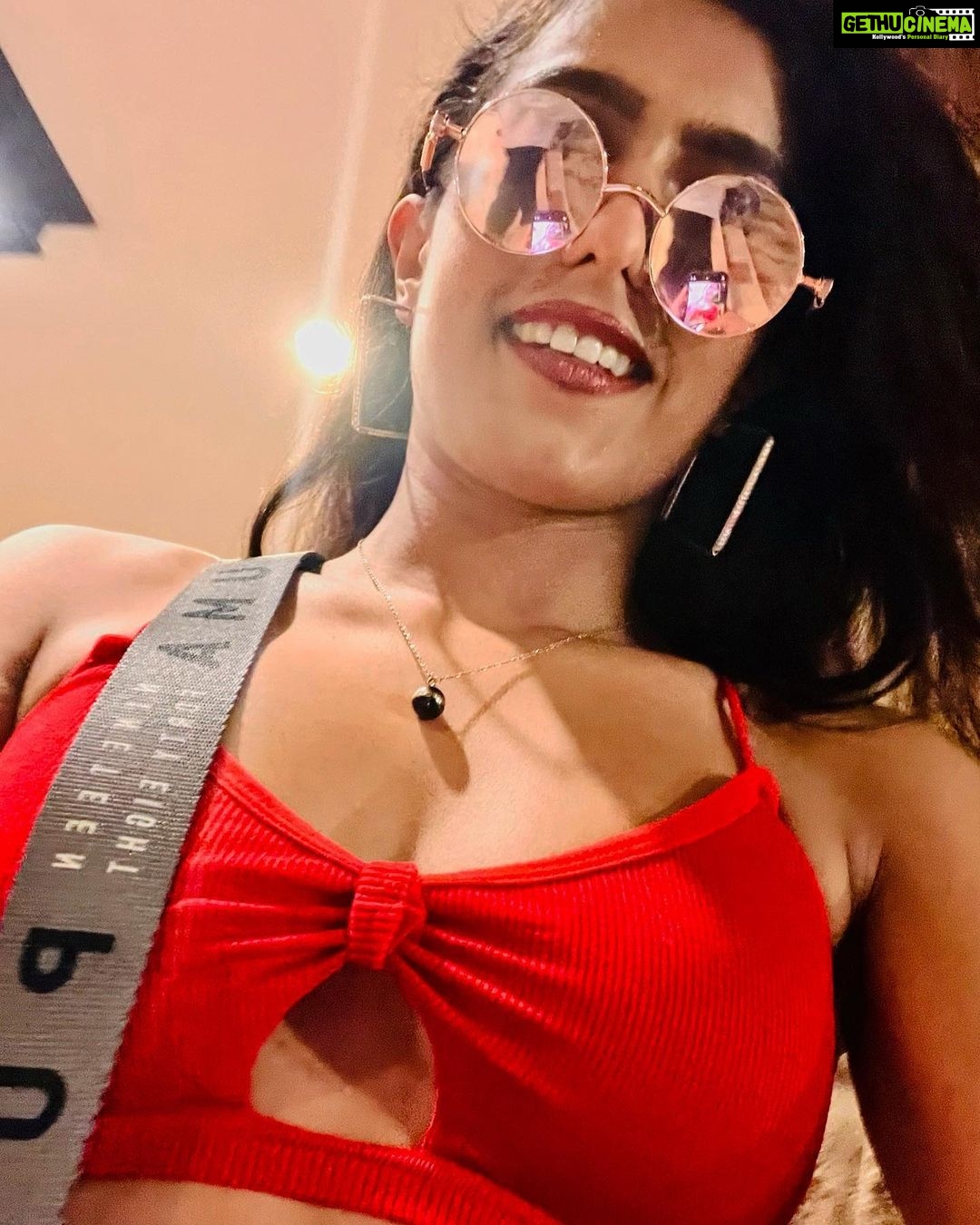 Samyuktha Hegde Instagram - Happy new year ❤️ 2022 has been quite the rollercoaster, I’m grateful i could survive the year. Learning wise this year has been invaluable. Thanks a lot 2022 for all the valuable life lessons Ending the year with myself has given me soooo much time to introspect and reflect on everything that’s happened in 2022 and everything that’s waiting for me in the store of 2023 Thank you all to everyone who have been part of 2022, its been a great ride! #2023 #happynewyear2023 #happynewyear