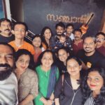 Samyuktha Varma Instagram - 🧿When i count my blessings i count this too🧿 So lucky to be part of this family My brothers,my sisters & my babies.🧿We missed rajuchetan👓, minnuedathy🎨 vigu📿,vami🩰,arun🏏, pavi💍, nitara🧸, monu🎧