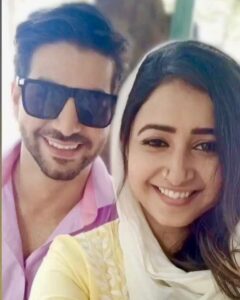 Sana Amin Sheikh Instagram - First selfie of Saleem and Zaara @sanaaminsheikh . . #sahilphull #tumbinjaoonkahan #newshow #newproject #gratitude @vakilsharmachitra #sanaaminsheikh