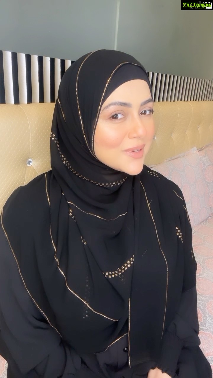 Sana Khan Instagram - Apni Zindagi ko Ramadan jaisa banane mai he kamyabi hai ♥️ Let’s make this Ramadan a turning point of our lives In Sha Allah 🤲🏻 Shaila @hayabysanakhan launching soon #sanakhan #anassaiyad #ramadan #20223 #alhamdulillah